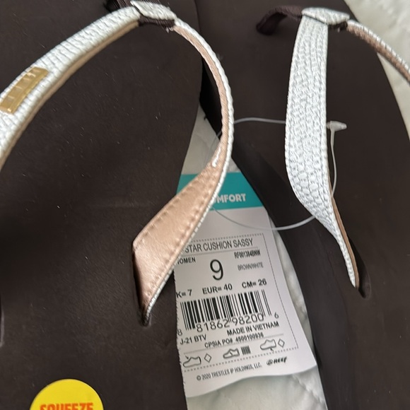 Reef Star Cushion Sassy Flipflops Size 9NWT - Picture 3 of 4